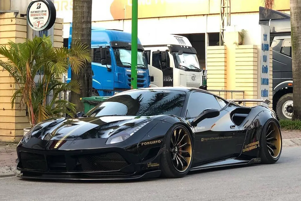Ferrari 488 on Forgiato Navaja-ECX wheels