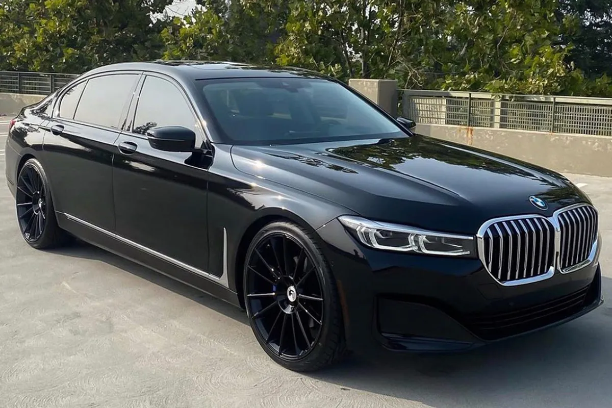 5 Series on Forgiato Flow wheels