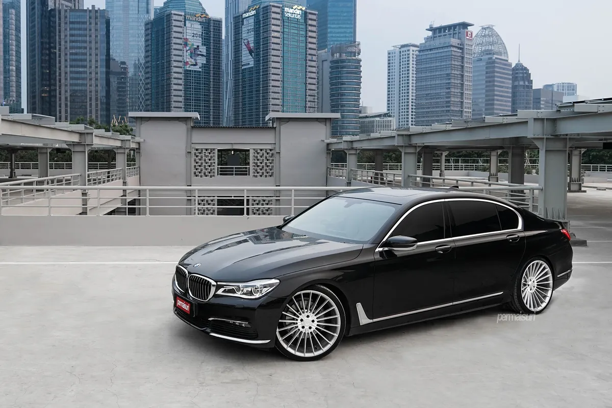 BMW 7 Series on Forgiato Tec Mono 1.1 wheels