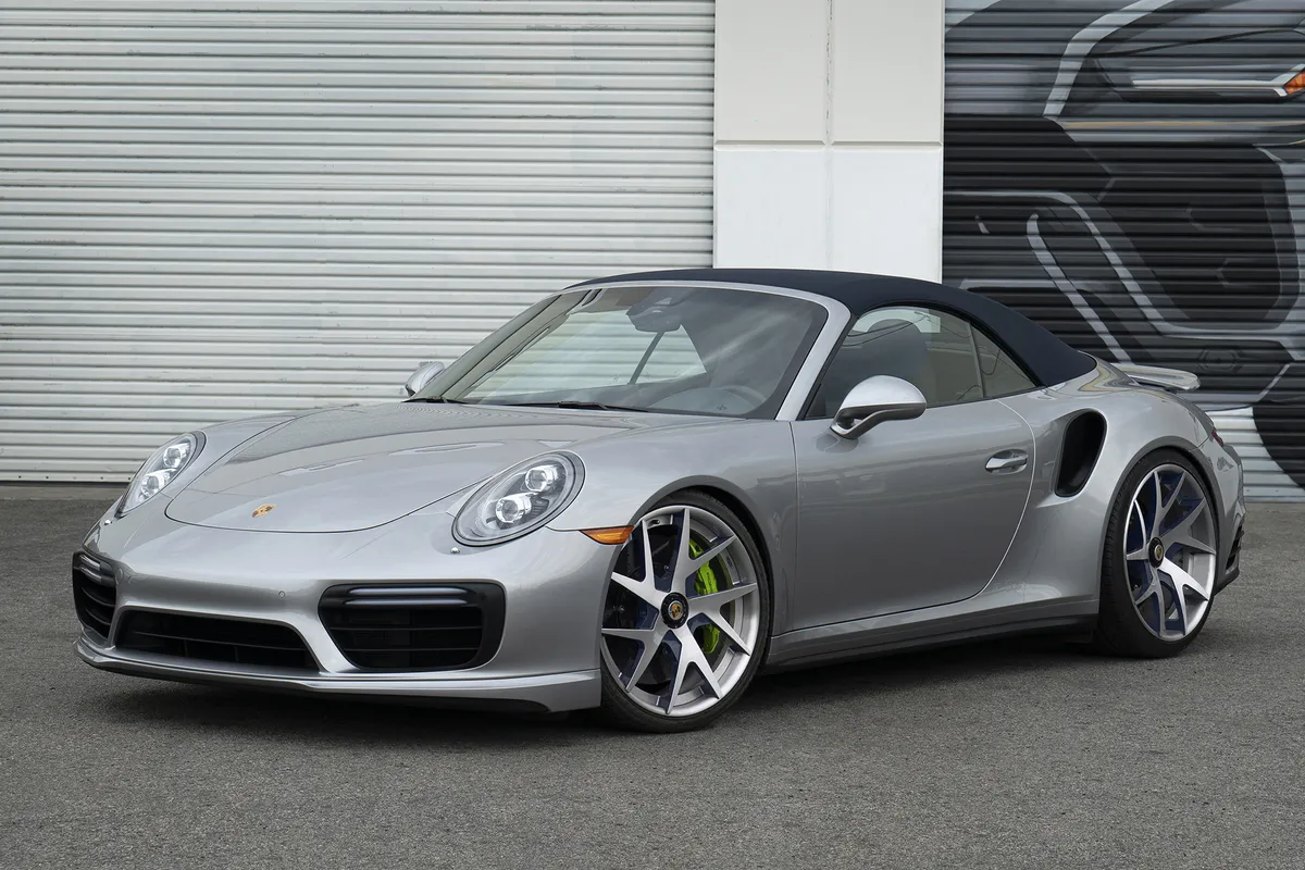 Porsche 911 on Forgiato F2.23-ECL wheels
