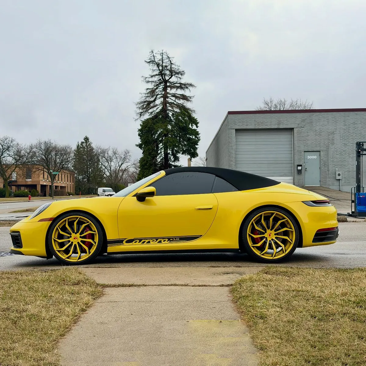 Porsche 911 on Forgiato Navaja wheels