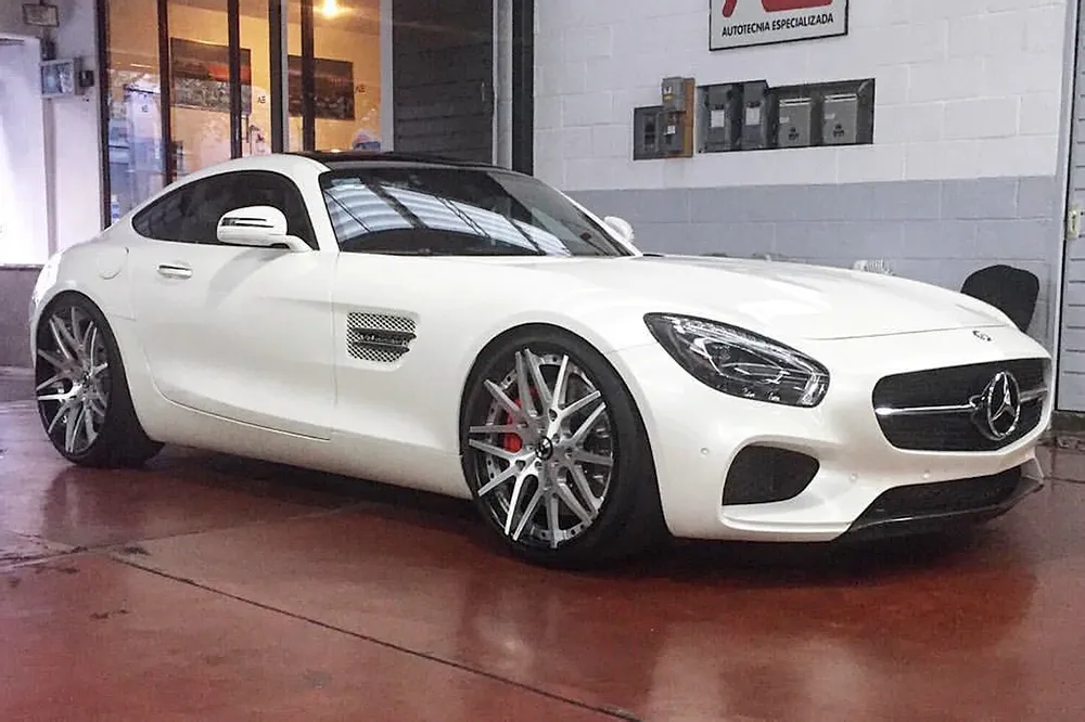 Mercedes-Benz AMG on Forgiato Maglia-ECL wheels