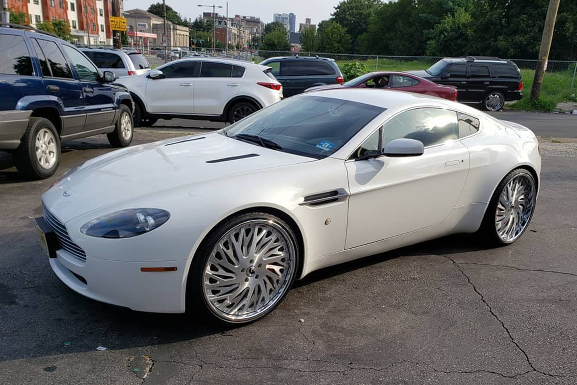 Aston Martin DB9 on Biaforca
