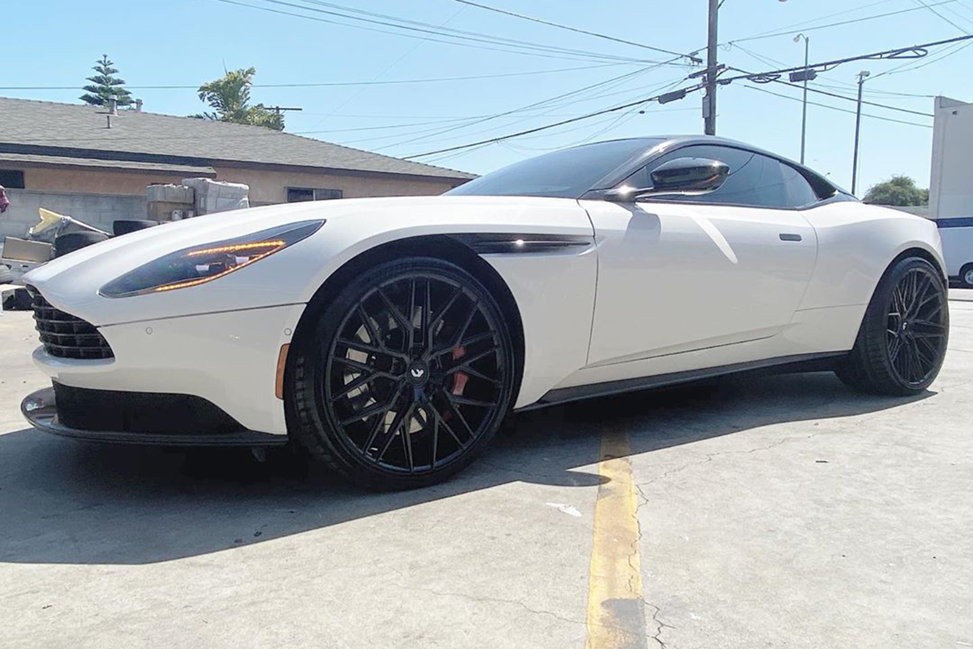 Aston Martin DB9 on Tec S1