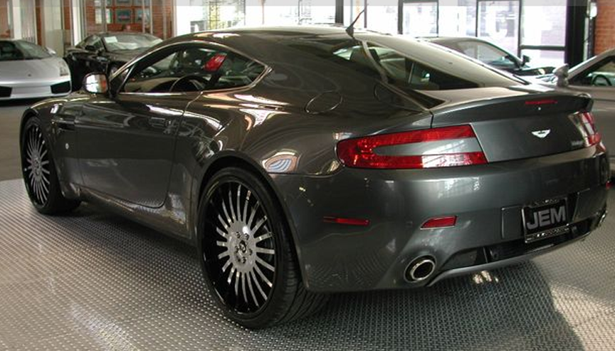Aston Martin Vantage on Andata