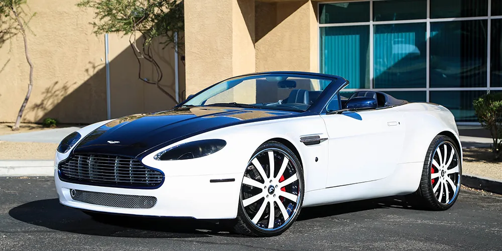 Aston Martin Aston Martin Vantage on Forgiato Concavo wheels