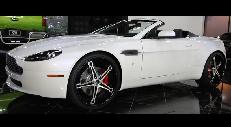 Aston Martin Aston Martin Vantage on Forgiato Martellato wheels