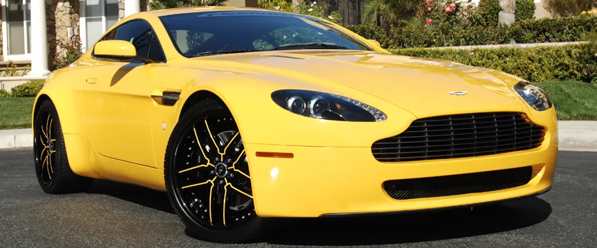 Aston Martin Aston Martin Vantage on Forgiato Vizzo-M wheels