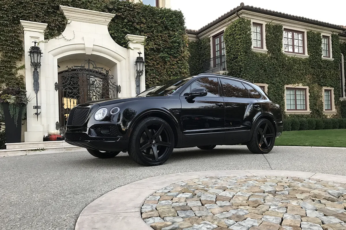 Bentley Bentayga on Forgiato Aggio-M wheels