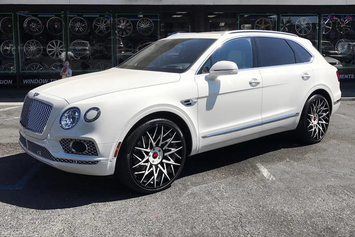 Bentley Bentayga on Forgiato Blocco-ECL wheels