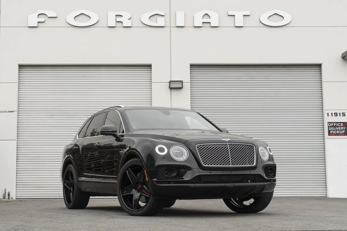 Bentley Bentayga on Forgiato Classico-ECL wheels