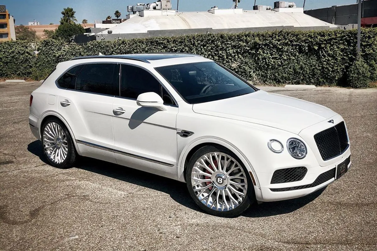 Bentley Bentayga on Forgiato NB6-M wheels