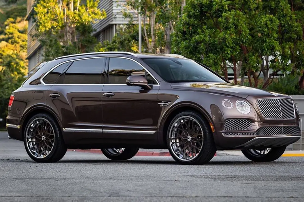 Bentley Bentayga on Forgiato Niddo wheels