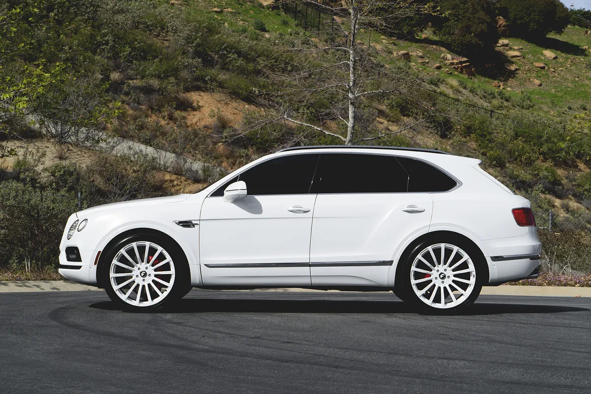 Bentley Bentayga on Forgiato Piatto-M wheels