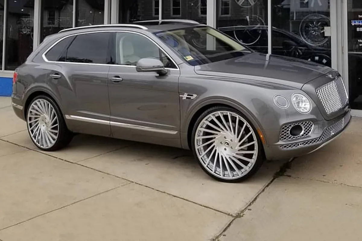Bentley Bentayga on Forgiato Ventoso-ECL wheels