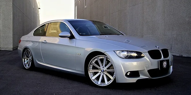 BMW BMW 3 Series on Forgiato Concavo wheels
