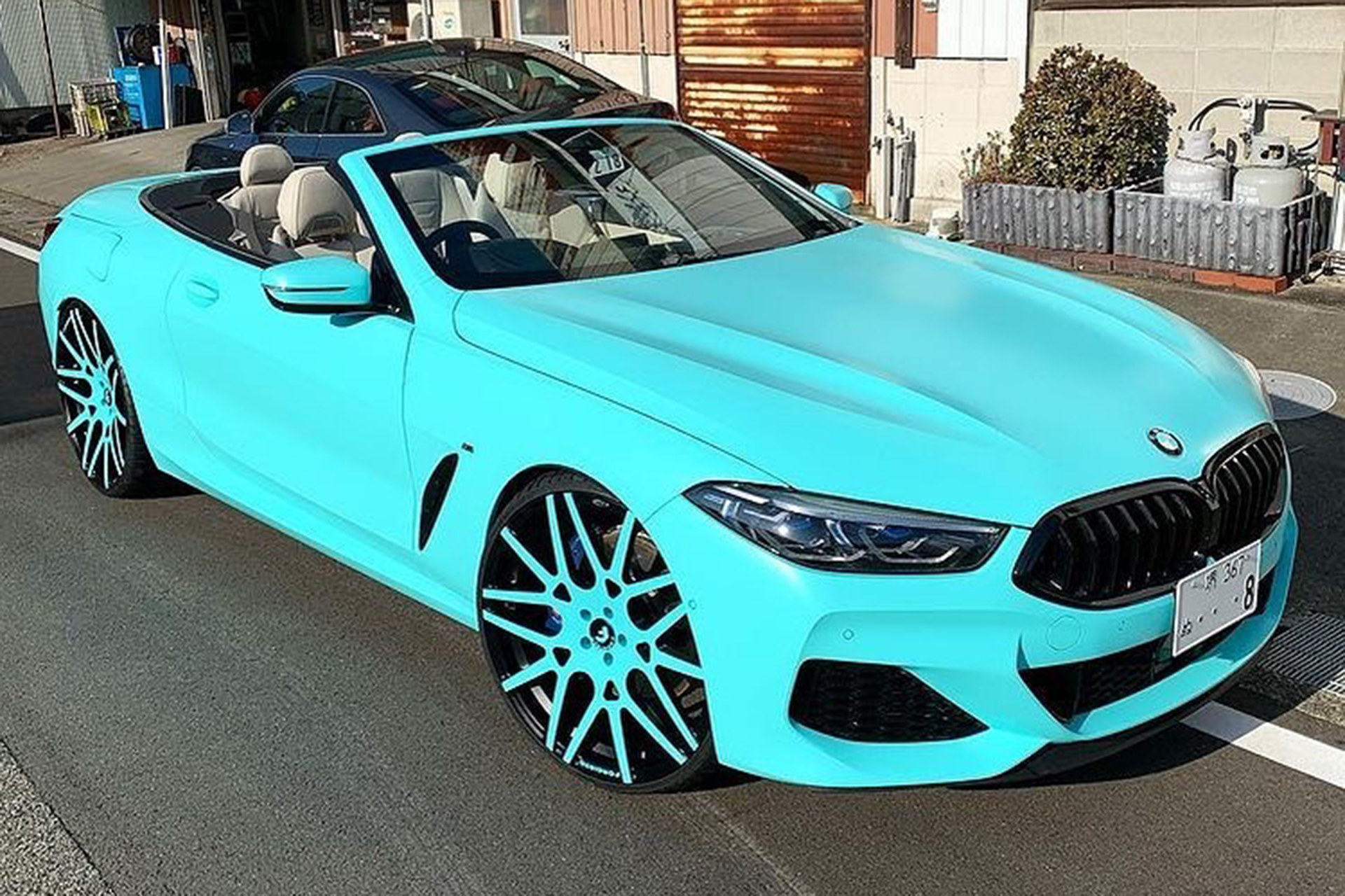 BMW 8 Series on Maglia-M