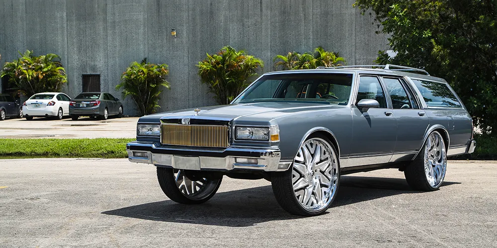 Chevrolet Box Chevy on Forgiato Attivo L wheels