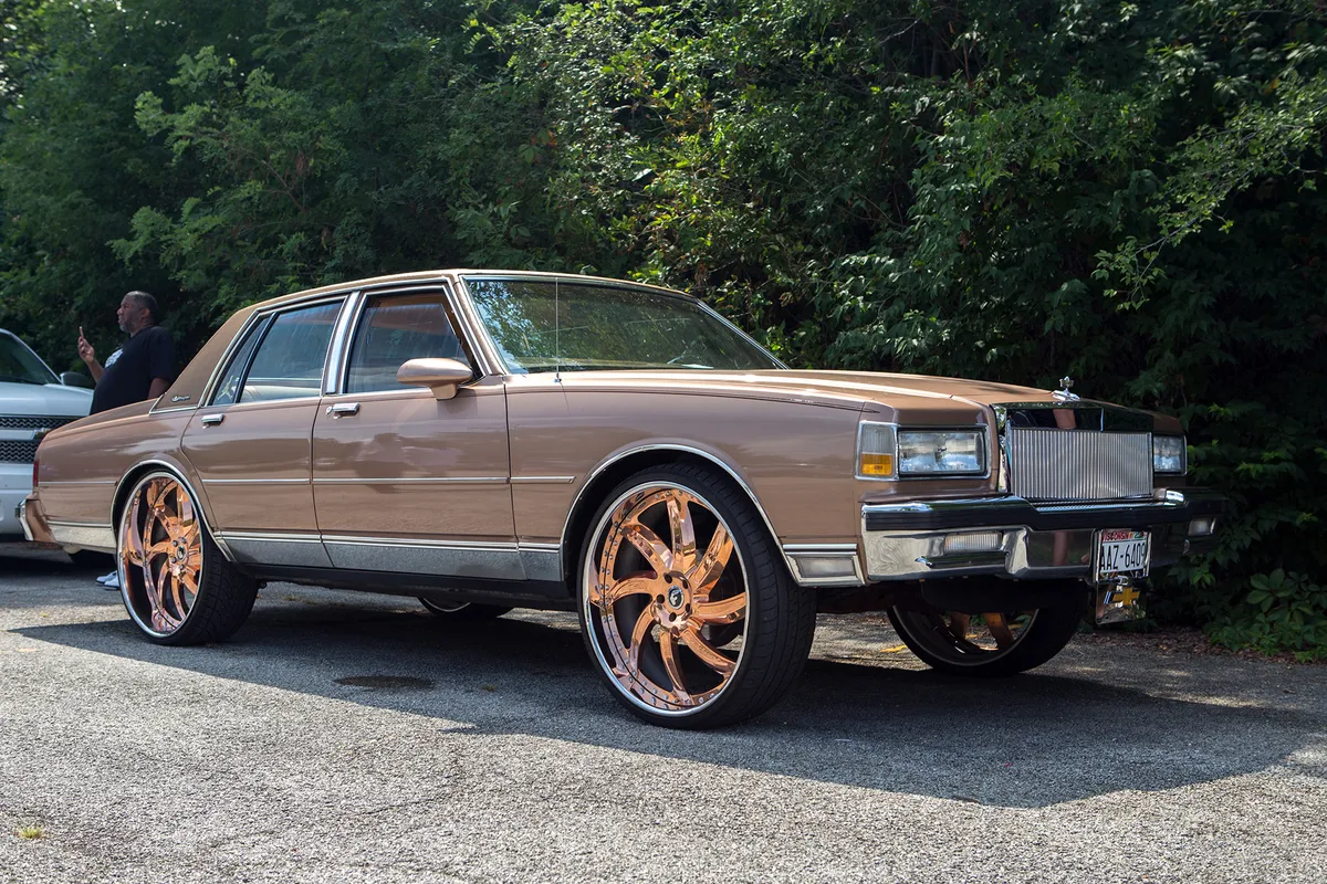 Chevrolet Box Chevy on Forgiato Azioni wheels