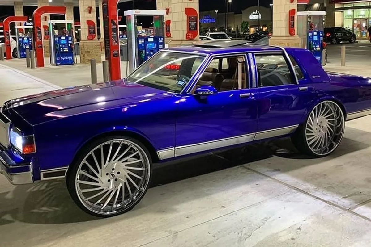 Chevrolet Box Chevy on Forgiato Ventoso wheels
