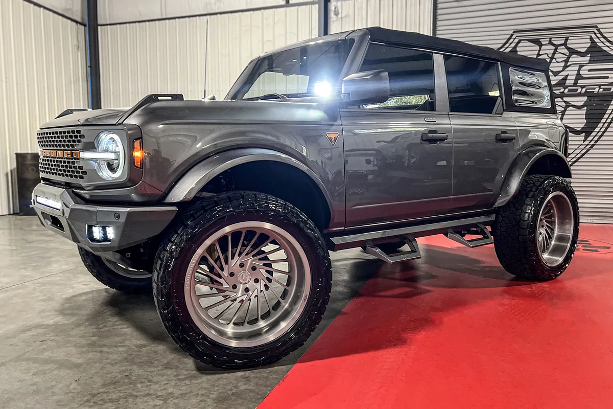 Ford Bronco on Forgiato Ventoso-T wheels