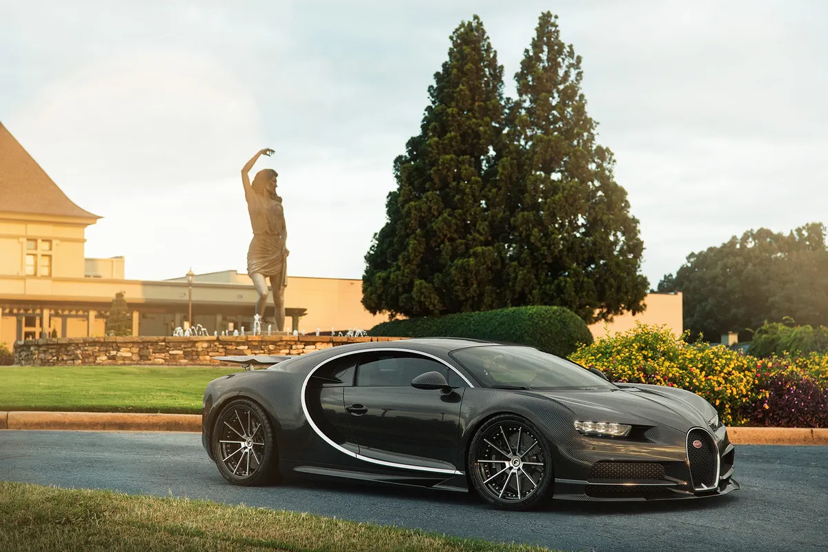 Bugatti Bugatti Chiron on Forgiato Tec 2.4 wheels