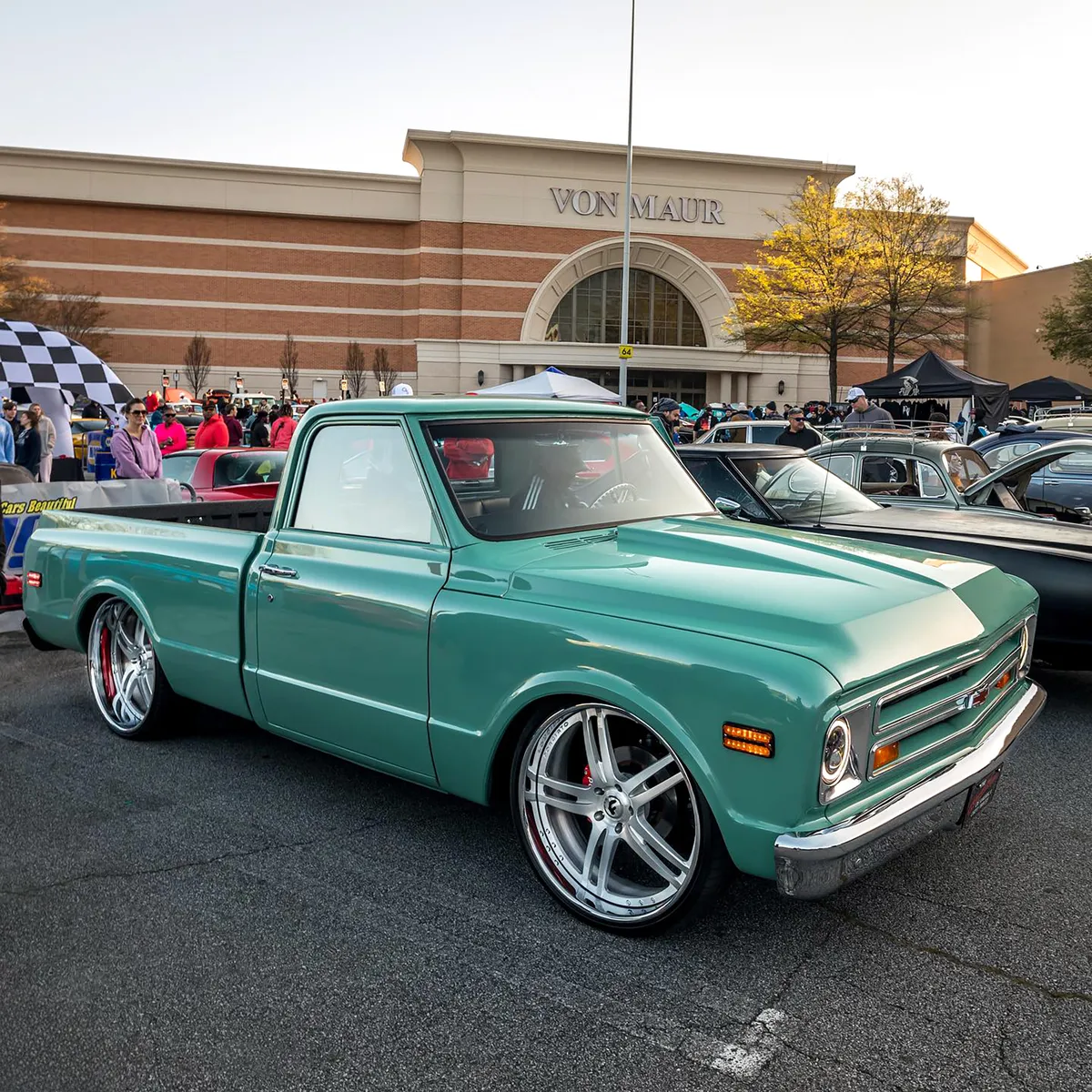 Chevrolet C10 on Forgiato Pianura wheels