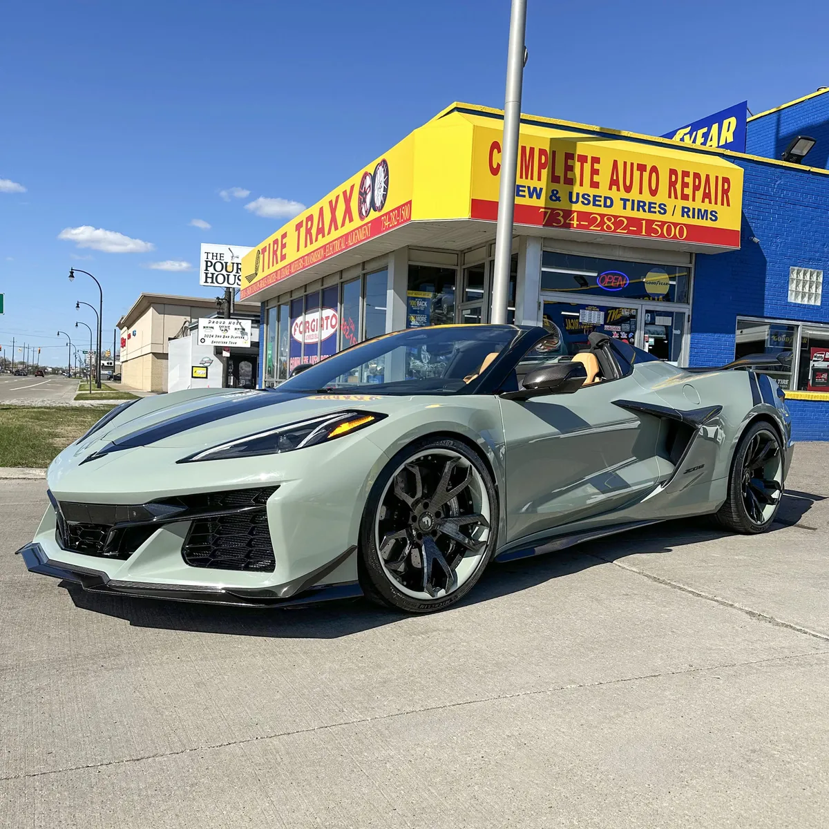 Chevrolet C8 on Forgiato F2-19-ECL wheels