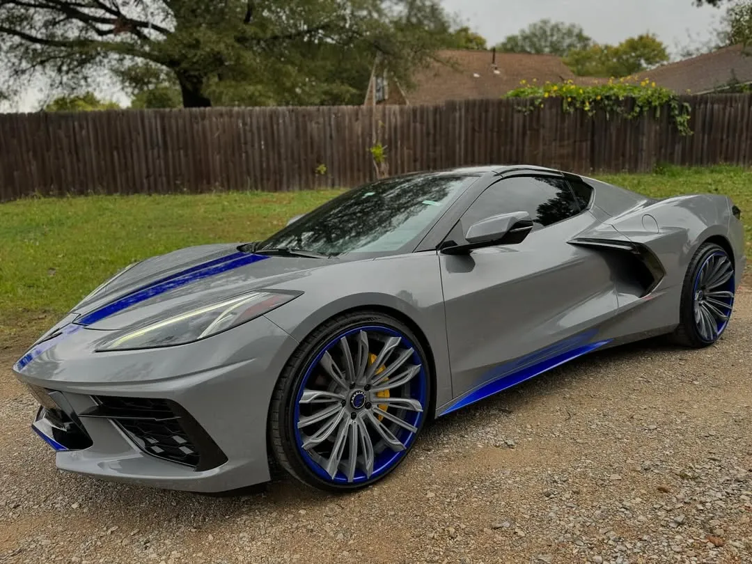 Chevrolet C8 on Forgiato Montare-ECL wheels