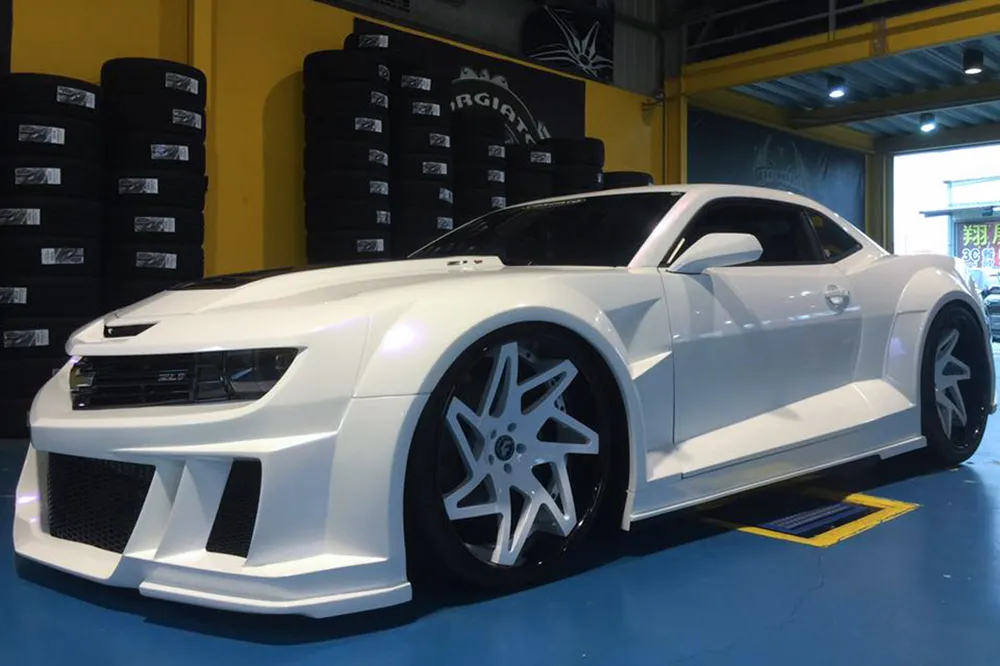 Chevrolet Camaro on Forgiato Finestro-ECL wheels