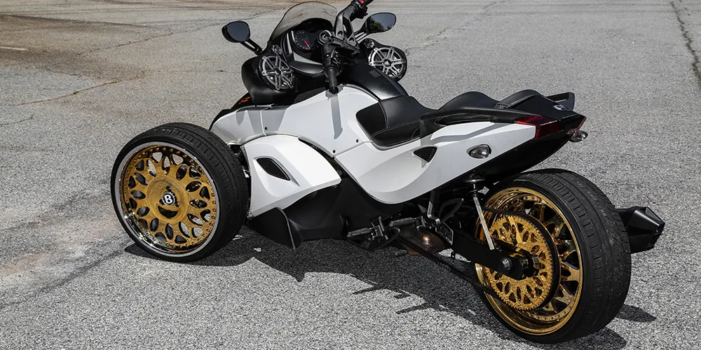 Can-Am Can Am on Forgiato Grano wheels