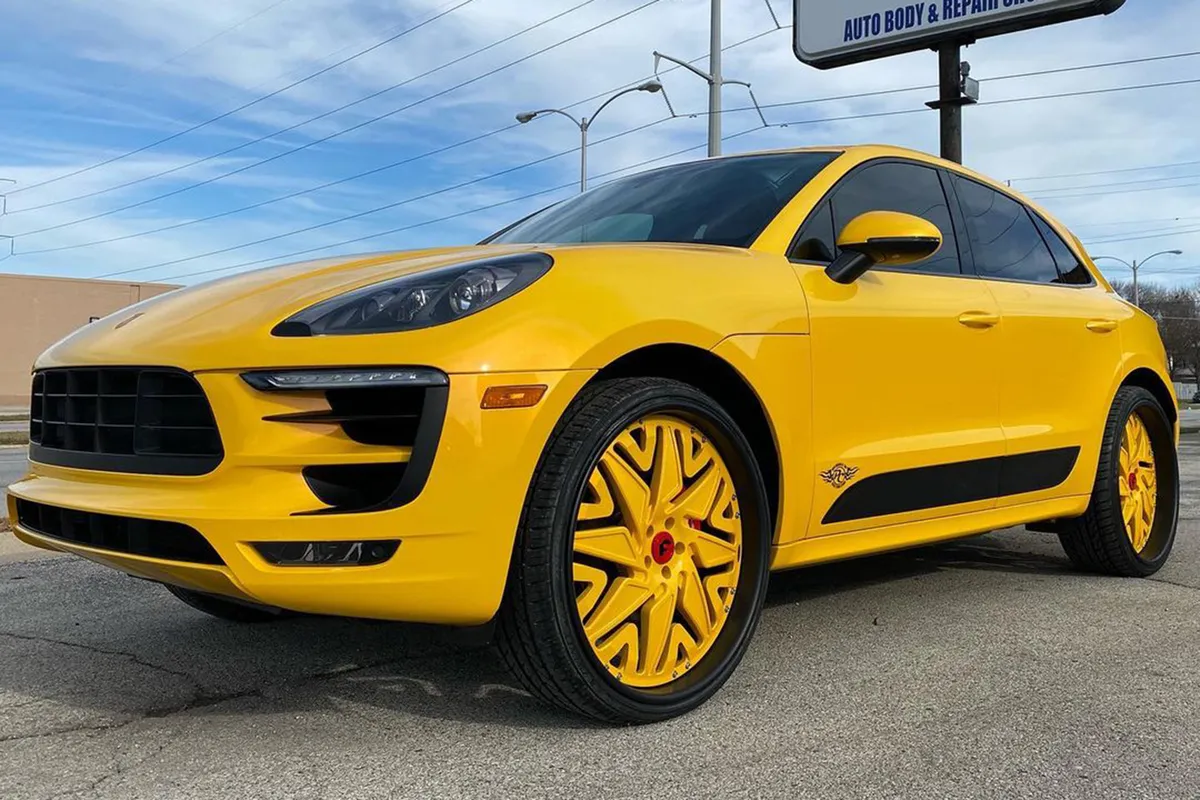 Porsche Cayenne on Forgiato Attivo L wheels