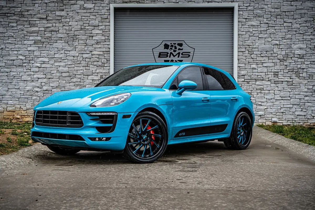 Porsche Cayenne on Forgiato Direzione wheels