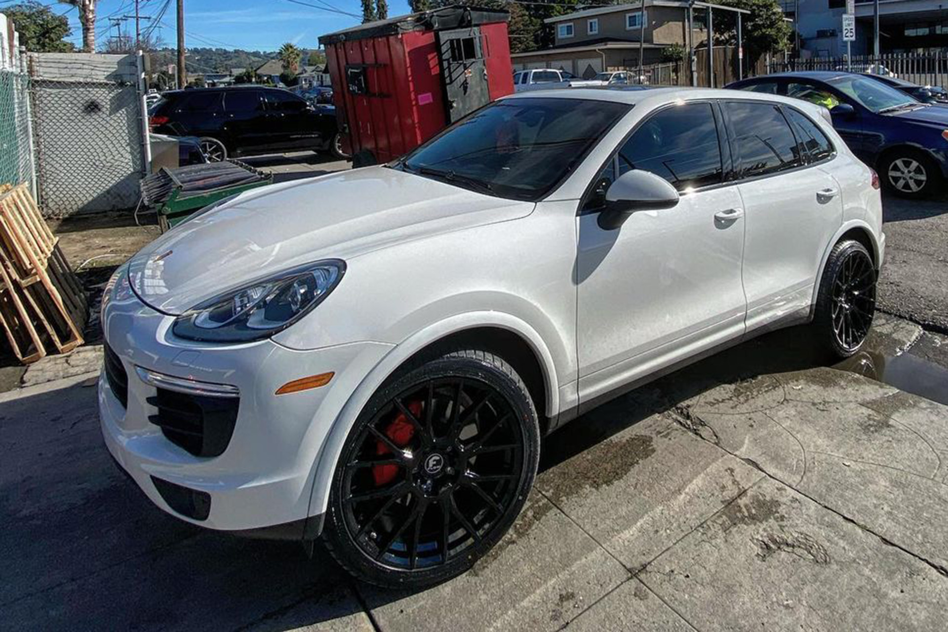 Cayenne on Forgiato Flow wheels