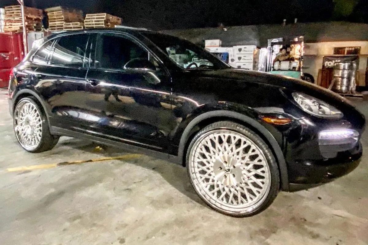 Porsche Cayenne on Forgiato Tessutto wheels
