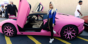 Celebrity on Nicki Minaj Capolavaro Ecl