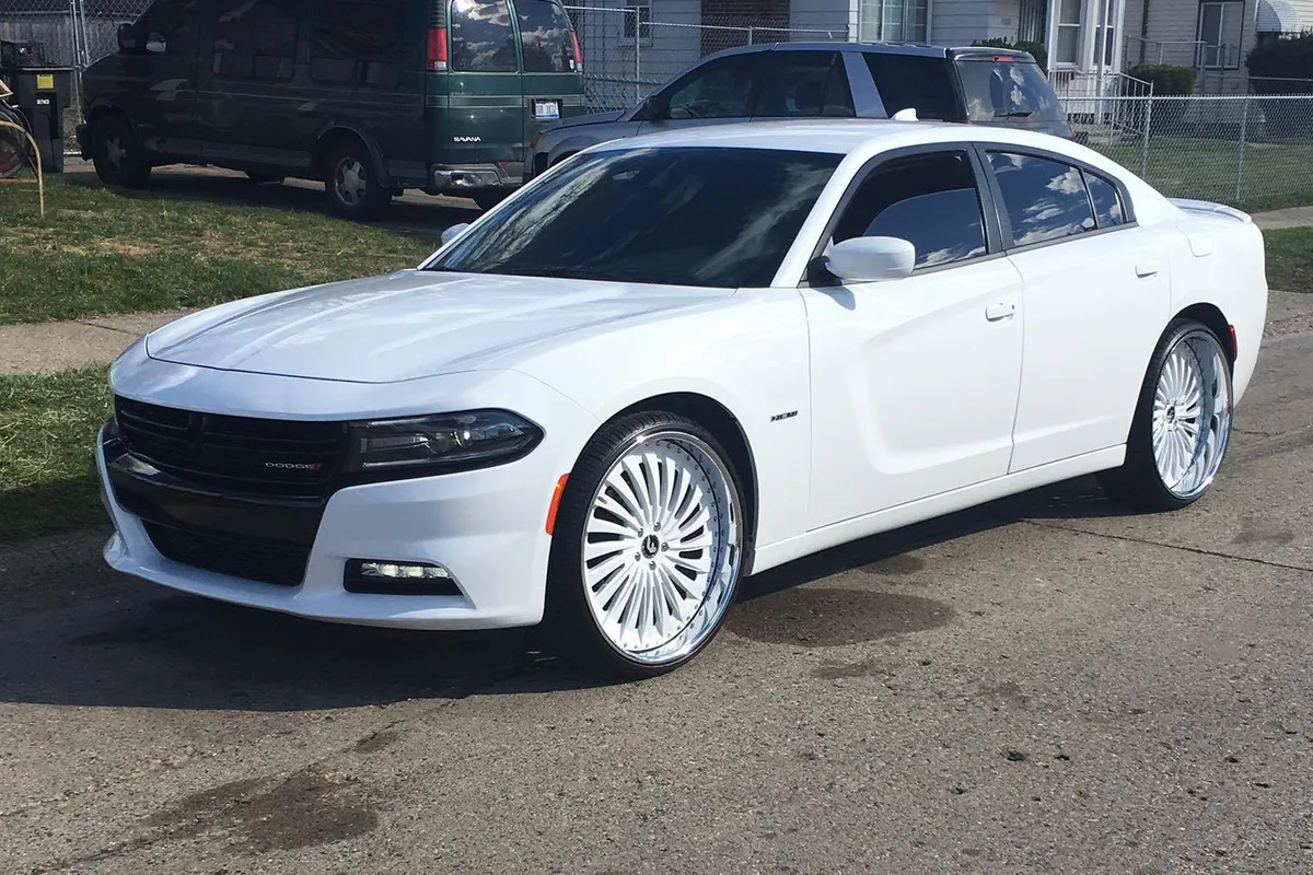 Dodge Charger on Forgiato Autonomo-L wheels