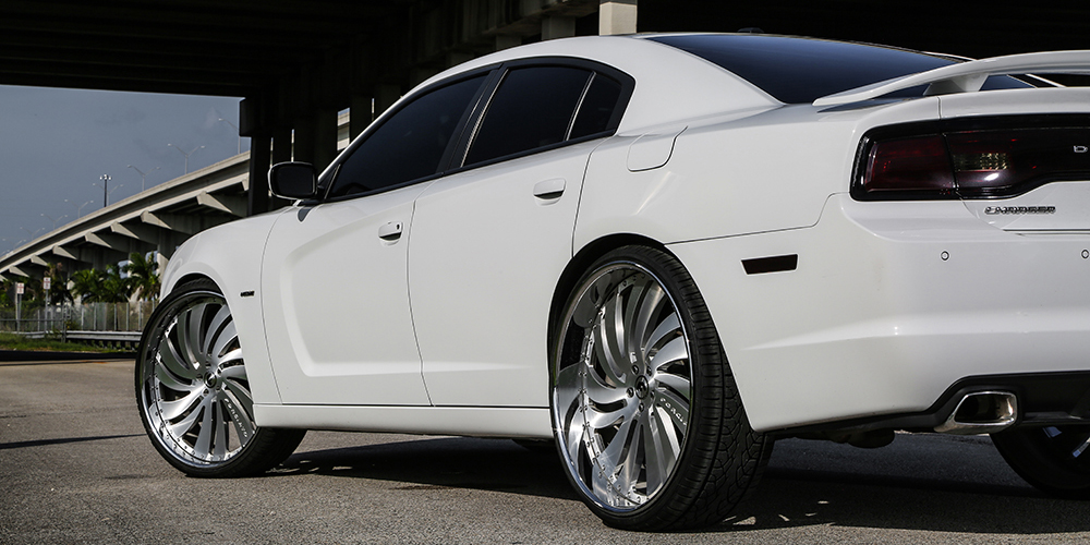 Charger on Canale-L