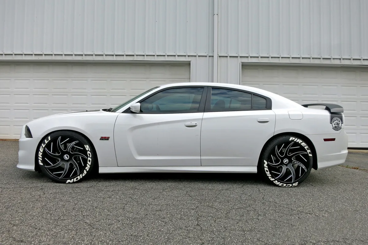 Dodge Charger on Forgiato Girare-ECL wheels