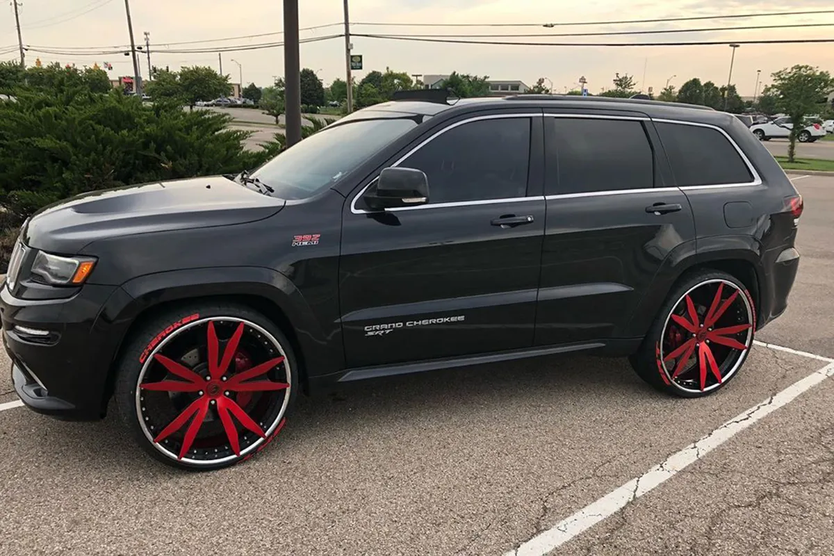 Jeep Cherokee on Forgiato Aguzzo-ECL wheels