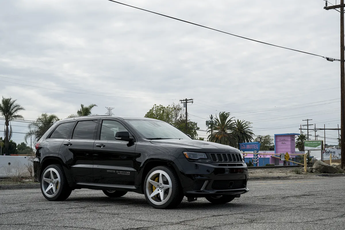 Jeep Cherokee on Forgiato FOH wheels