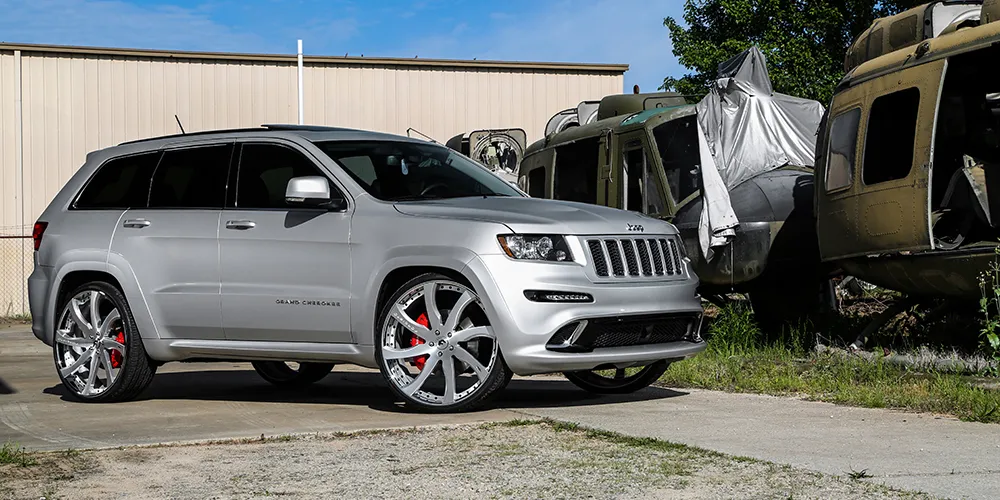 Jeep Cherokee on Forgiato Quattresimo-ECL wheels