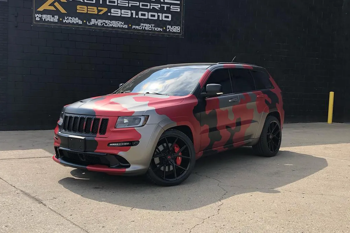 Jeep Cherokee on Forgiato Tec S2 wheels