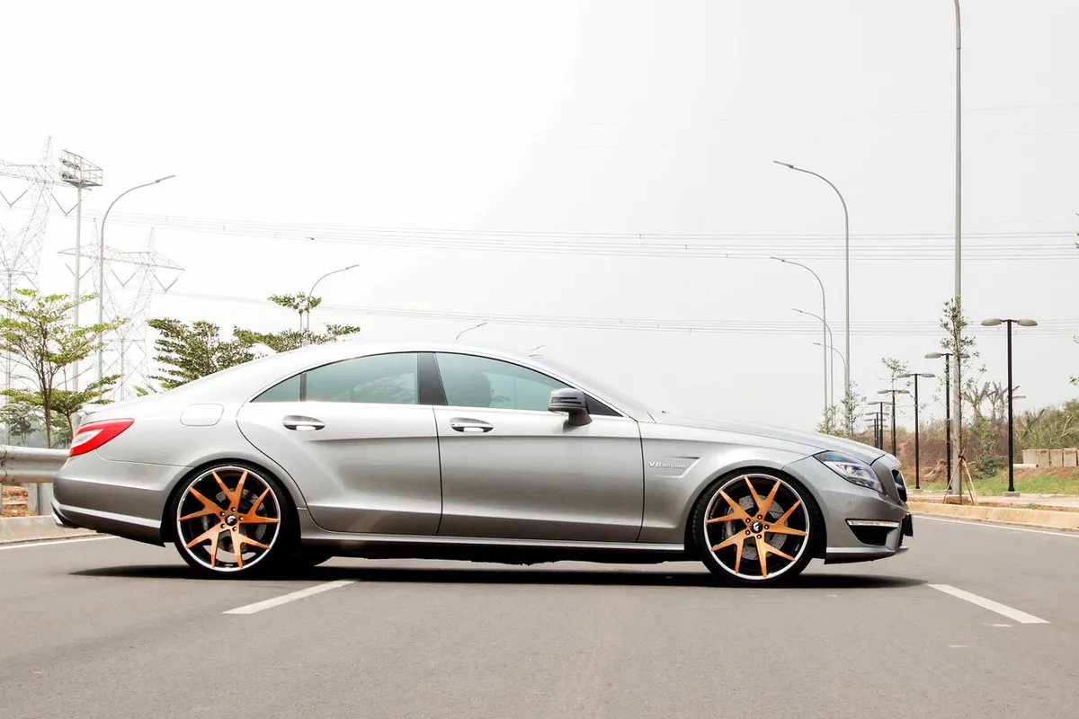 Mercedes-Benz CLS on Forgiato F2.23-ECL wheels