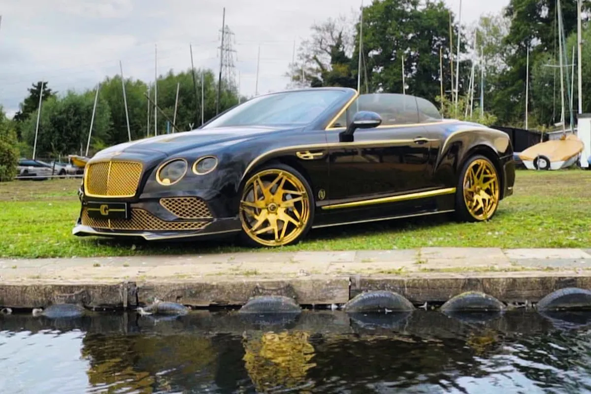 Bentley Continental on Forgiato Finestro-M wheels
