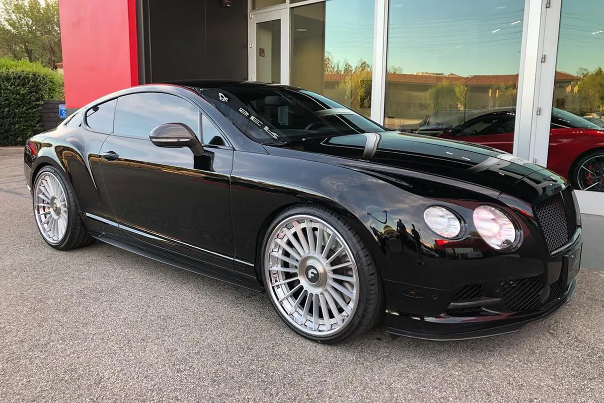 Bentley Continental on Forgiato Tec 3.1 wheels