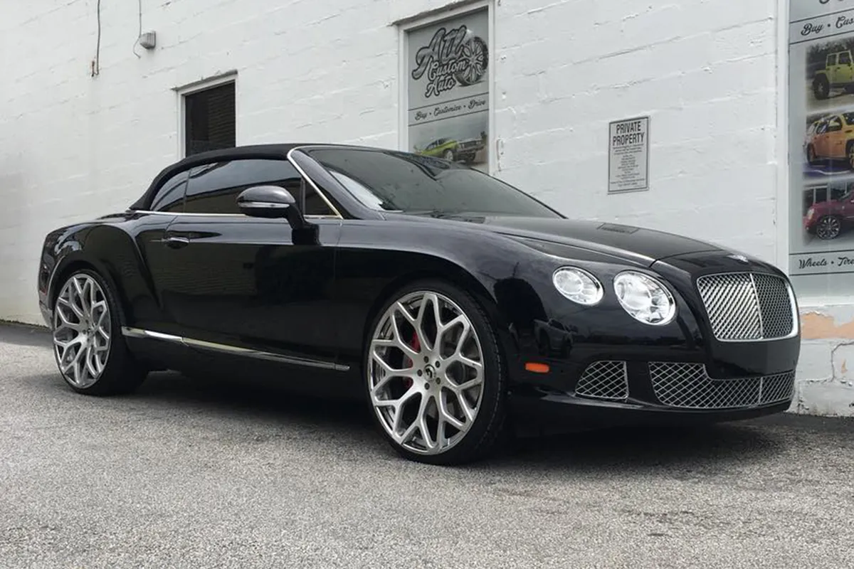Bentley Continental on Forgiato Tessi-ECL wheels