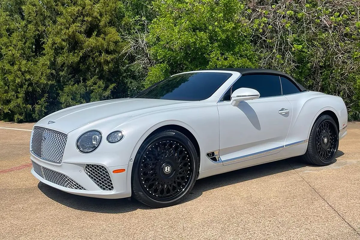 Bentley Continental on Forgiato Tessutto wheels