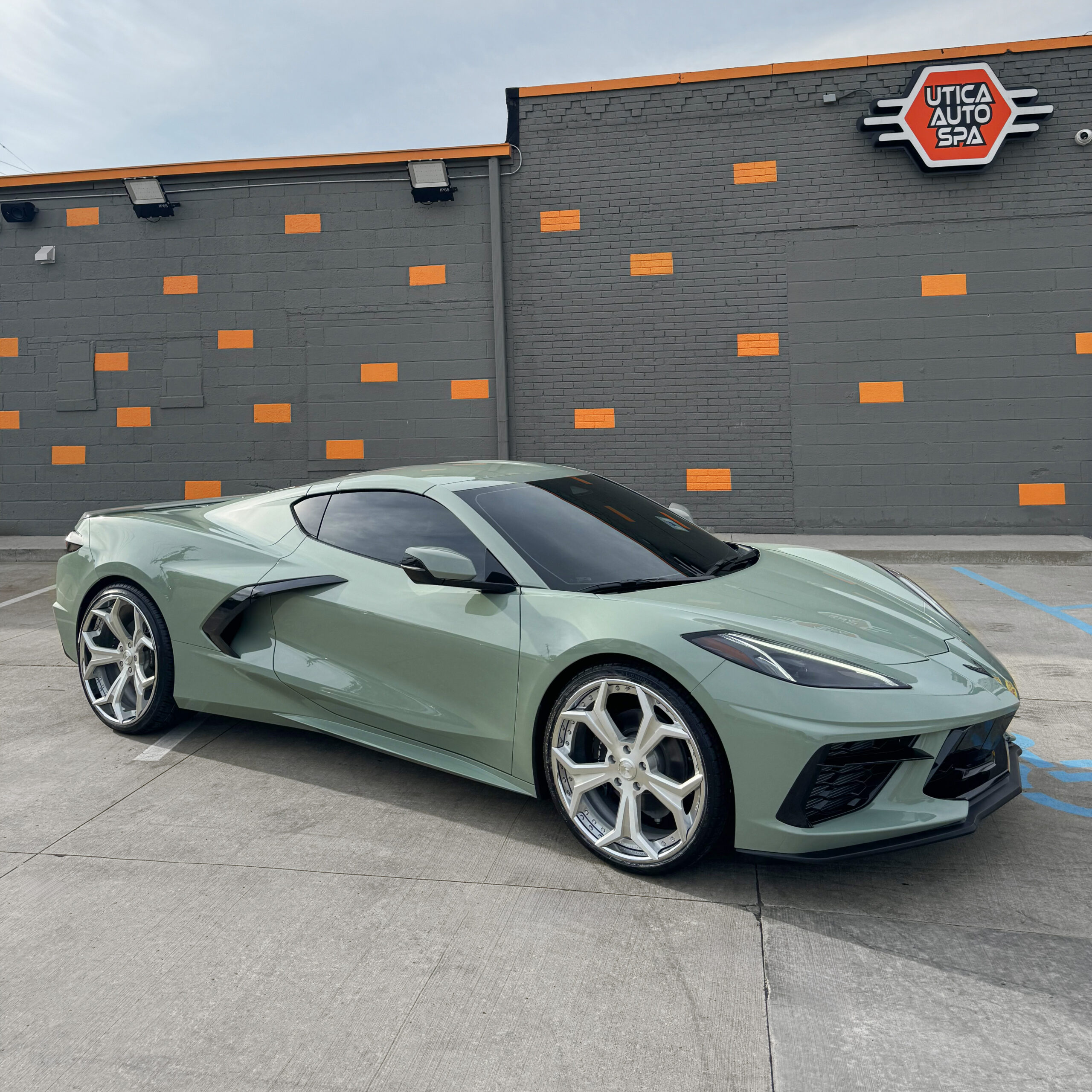 Corvette C8 on F2