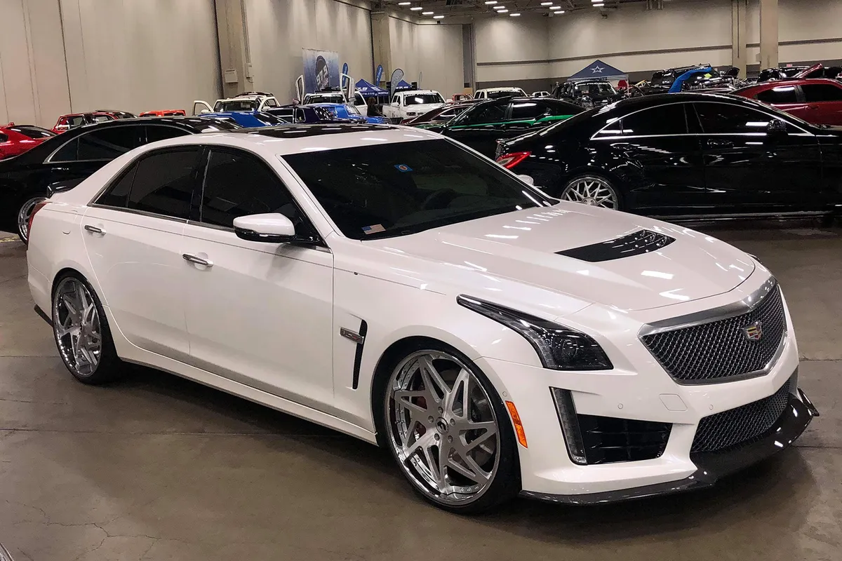 Cadillac CTS on Forgiato Finestro-D wheels